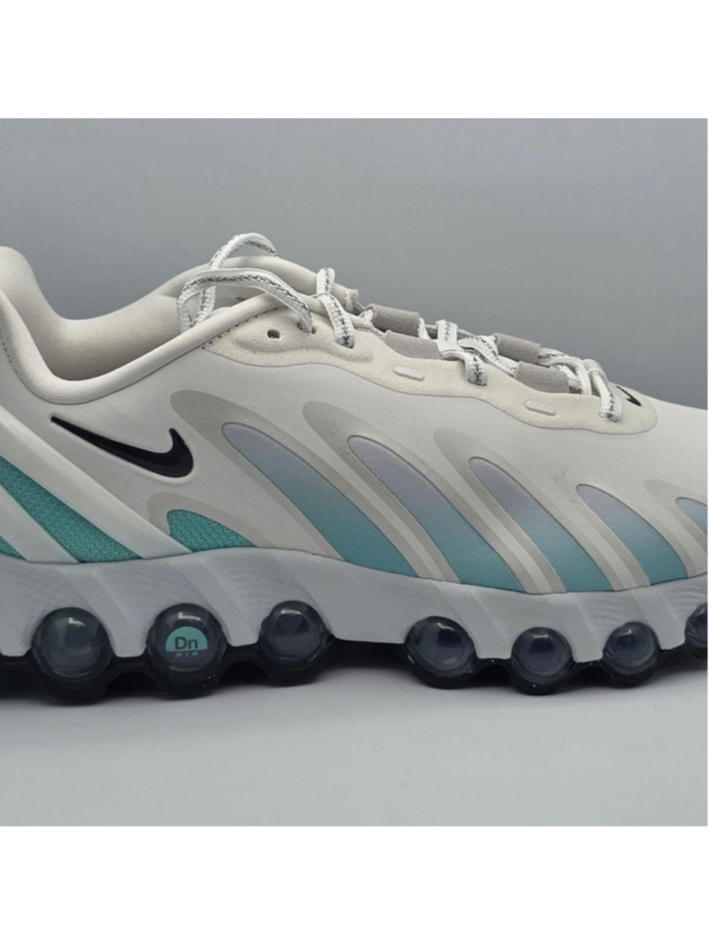 Nike Air Max DN Women's Low Top Sneakers White/Teal/Black Women’s 8
Kids 6.5y